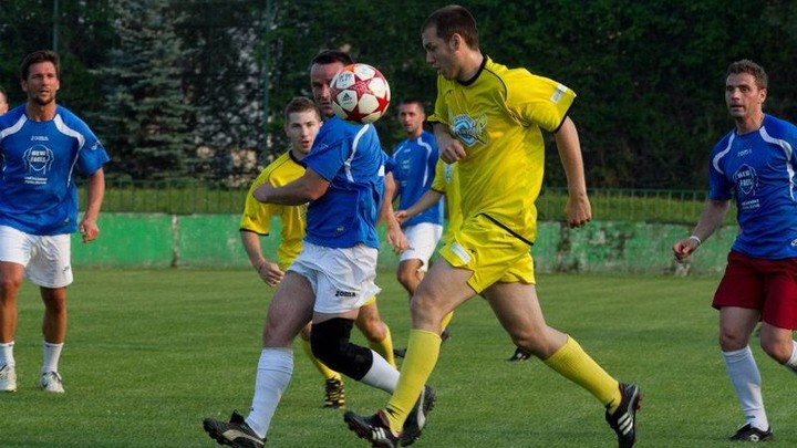 Hráči HC´05 to vedia aj na futbalovom trávniku